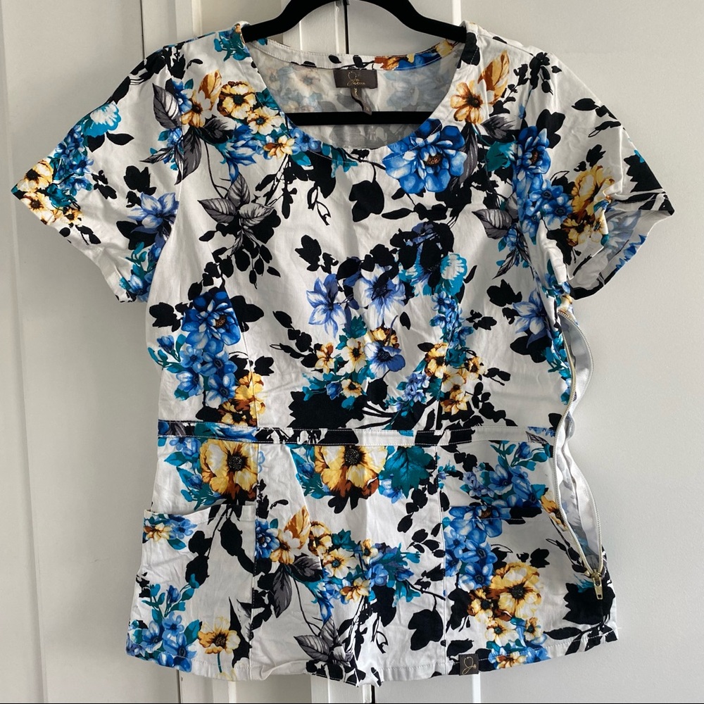 JAANUU SCRUBS TOP